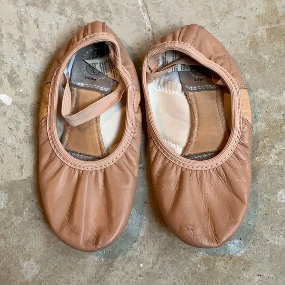 Revolution ballet sales shoes style 150
